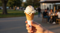 711